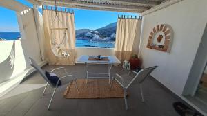 Sikinos Divine view boutique apartment