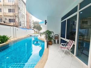 Condo The Beach Bangsaen 327-2 Pool-Access