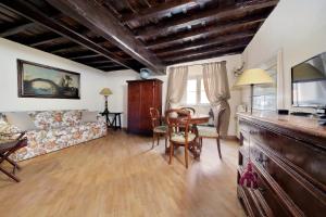 Campo de fiori Monticelli apartment