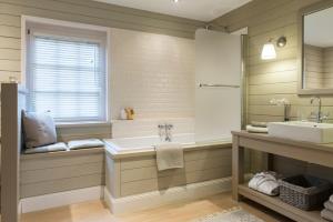 Casa-Cosi, tourist & business suites & flats with reserved parking included, private sauna bookable