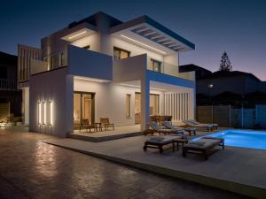 Villa Maria, 3-Bedroom Villa with Private Pool