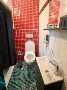 Taksim white inn