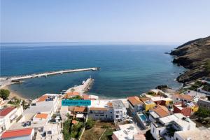 Beachfront Penelope Home with Private Jacuzzi, BBQ & Playground, Walk to Everything