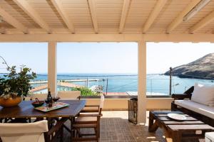 Beachfront Penelope Home with Private Jacuzzi, BBQ & Playground, Walk to Everything