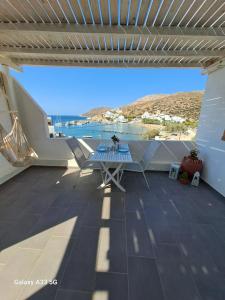 Sikinos Divine view boutique apartment