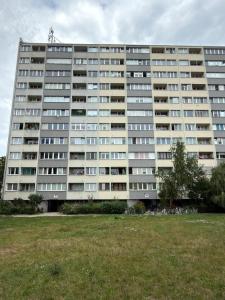 Powstańców Śląskich Skyline Apartment by BookingHost