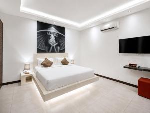 Villa Saha Elegant 3BR Pool Oasis Seminyak