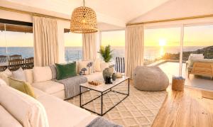 Mountain Oasis - Views, Pool, Hot Tub & Inverter