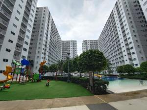 Shore1 TowerD 1BR MOA FIREWOKS View by Shmily Suite Staycation
