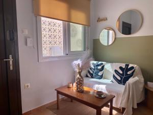 Cozy seaside studio in Lemos Vouliagmenis