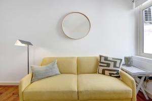 Charming One-Bedroom in Central Porto