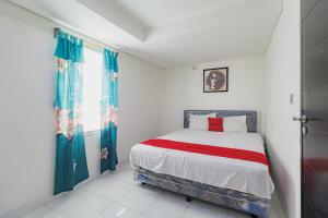 RedDoorz near Green Sedayu Mall