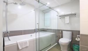 Paradise Apartment - 79 Nguyen Du - 2Bedroom