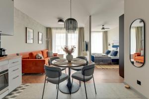 Chlebova - Riverside View Terrace Gym & Kidsplay by Downtown Apartments