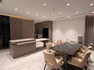 The Grand Duplex 3Br 2Ba