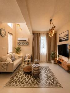 Luxury 6bhk villa with private pool