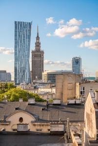 Unique Two Bedroom Apartment in Warsaw by Noclegi Renters