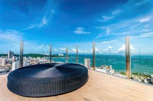 The Base Stylish Stay with Infinity Pool