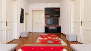 Fuchsl Palace Grand Suite - Ultra Central