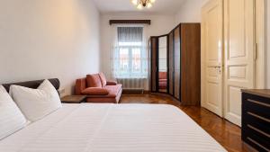 Fuchsl Palace Grand Suite - Ultra Central