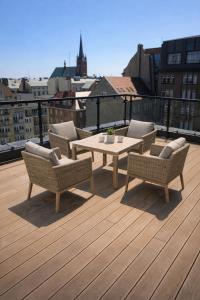 BLACK PEARL DELUXE Apartments in OLD TOWN