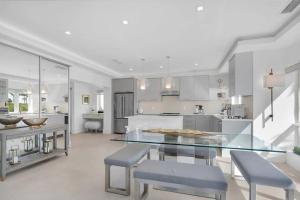 Sophisticated 3BR Oceanfront Home with Loft