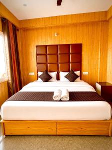 The Amber Retreat - A Cozy Stay Surrounded by the Beauty of Mussoorie #Mountain View #Luxury Rooms #Restaurant #Parking