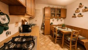 LE RONDINI di Casa Bernardi, spazioso appartamento con veranda e Area Cani privata