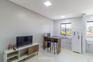 Apto c garagem 400m das Dunas Ingleses SLC0203
