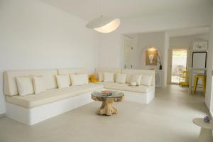 Villa Mercedes, Private Pool & Panoramic View, Avlia hill, by NaxosVibe