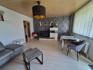 " Die Wolfs Burg" 70qm - 3Zimmer- Duschbad - Küche & zentrumsnah