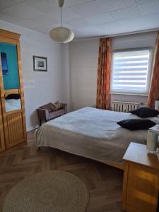 " Die Wolfs Burg" 70qm - 3Zimmer- Duschbad - Küche & zentrumsnah