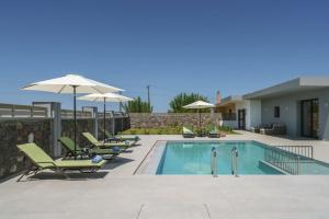 Family Villa Luna with Private Pool, Ping Pong and BBQ 1km from the beach