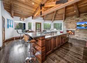 486 Forest Rd, home