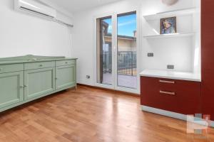 CAV2P5 - Spazioso Bilocale Panoramico a Milano