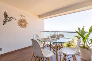 Beachfront & free daily breakfast & 600MB 7010 Wifi by Moikkarentals