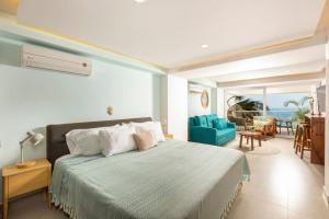 Beautiful Oceanfront Suite by Moikka Rentals