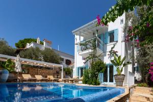 Villa Mavi Ev - 4 bedroom luxury villa, 3 minutes walk from Kalkan town