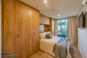 Houze Steps from the Shopping del Sol with professional decoration!