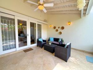 Gated 3 br Townhouse w plunge pool and beach access