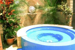 Breathtaking Retreat Villa with Pool Hotub Fast Internet