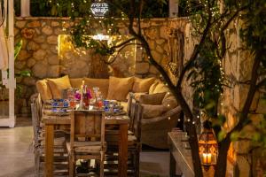 Villa Mavi Ev - 4 bedroom luxury villa, 3 minutes walk from Kalkan town