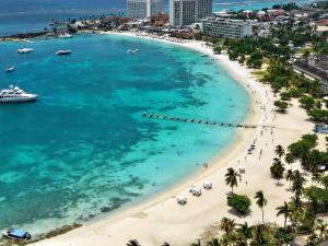 Walk to the Beach Ocho Rios Apartment
