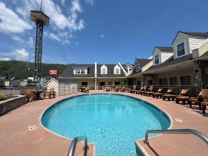 Econo Lodge Inn & Suites Gatlinburg at the Convention Center