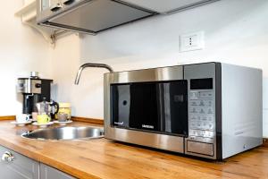 Modern Apt x4 SMN, 5 mins from Duomo, AC & Wi-Fi