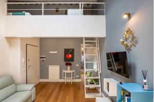 Modern Apt x4 SMN, 5 mins from Duomo, AC & Wi-Fi