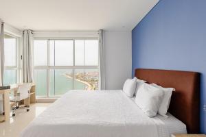 Panoramic Ocean View 34th Floor Rooftop Pool