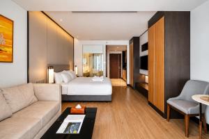 Soleil Ocean Pearl Studio