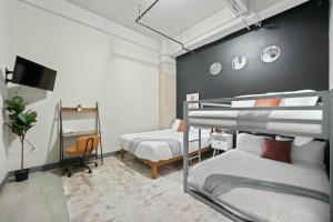 Modern City Stay with Pool, Gym and Valet Parking