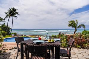 OceanFront 1BD w Lanai AC Steps from Beach - Hoyochi Nikko 105